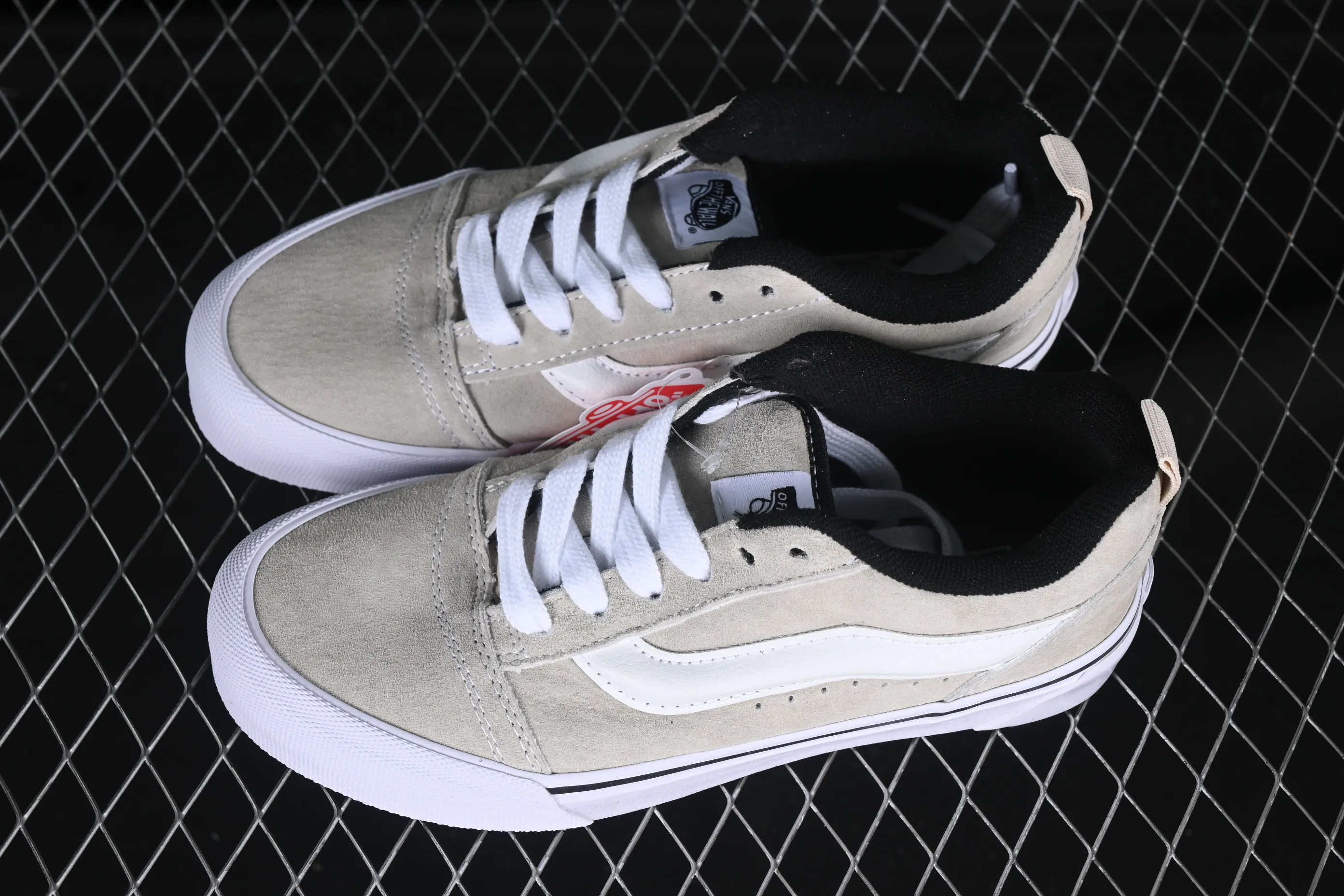 All categories Vans Vans series Vans Low Vans low-top Vans Knu Skool Vans low-top retro casual fat bread shoes VN0009QCBLK